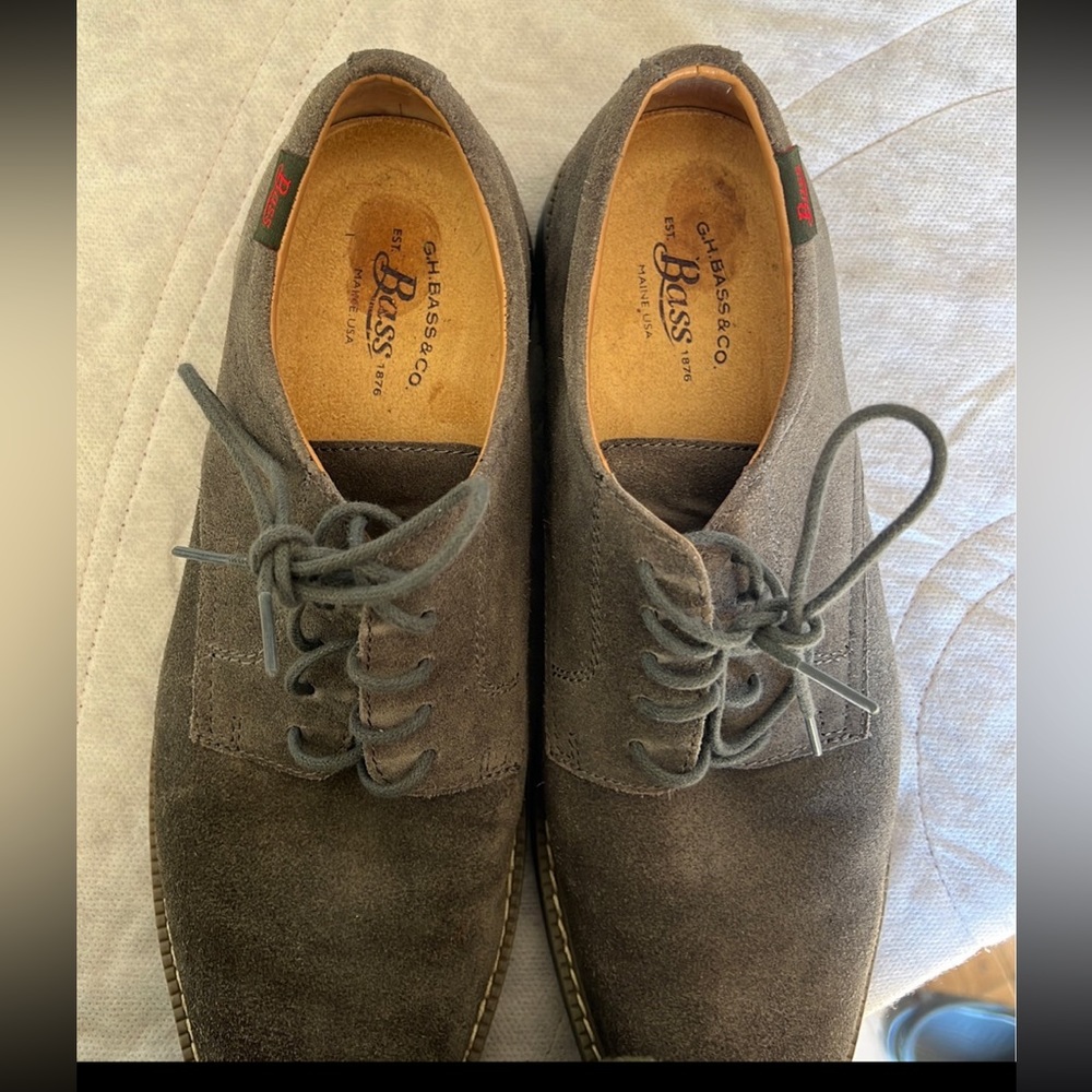 G.H Bass & Co mens dress shoes Sz 9W